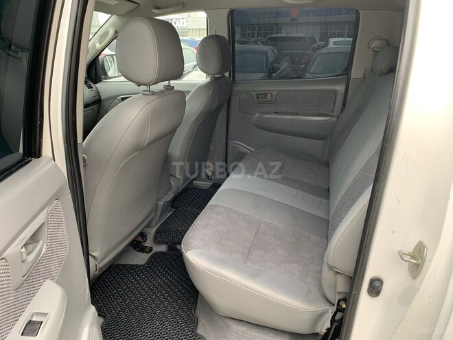 Toyota Hilux 2009, 277,000 km - 2.5 л - Bakı
