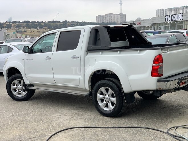Toyota Hilux 2009, 277,000 km - 2.5 л - Bakı