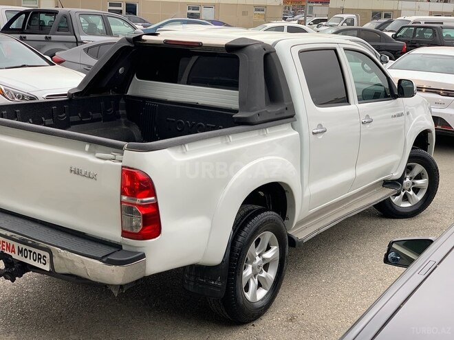 Toyota Hilux 2009, 277,000 km - 2.5 л - Bakı
