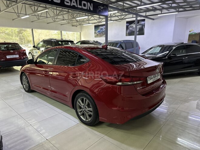 Hyundai Elantra-6