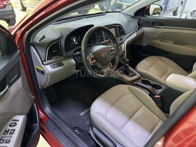 Hyundai Elantra-8