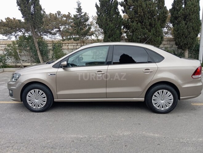 Volkswagen Polo 2018, 107,000 km - 1.6 л - Bakı