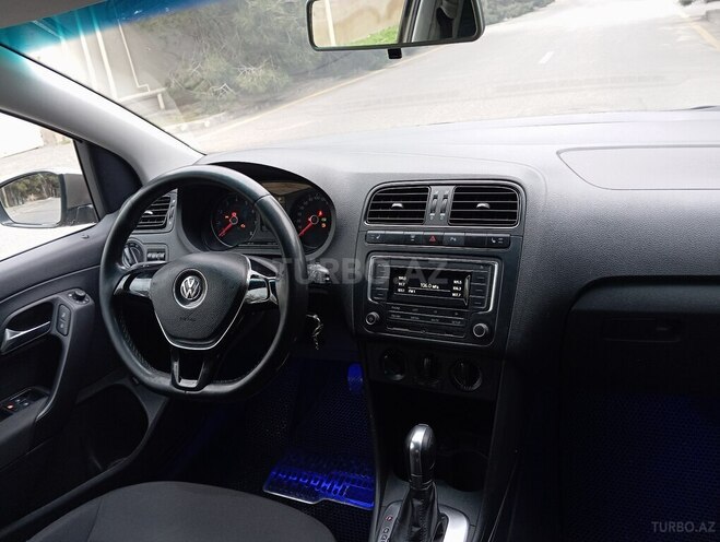 Volkswagen Polo 2018, 107,000 km - 1.6 л - Bakı