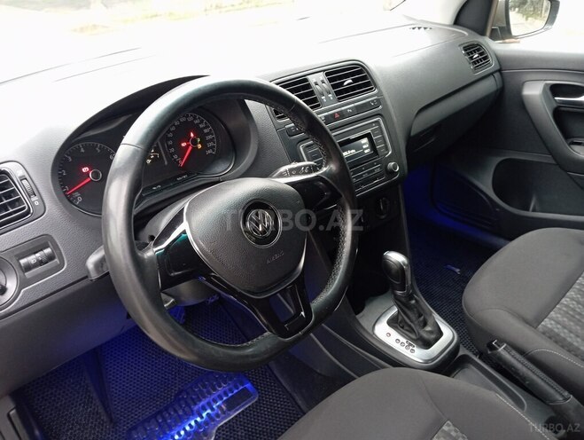 Volkswagen Polo 2018, 107,000 km - 1.6 л - Bakı
