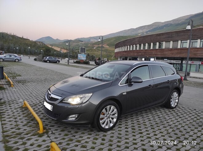 Opel Astra 2011, 190,200 km - 1.4 л - Qusar