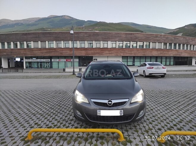 Opel Astra 2011, 190,200 km - 1.4 л - Qusar