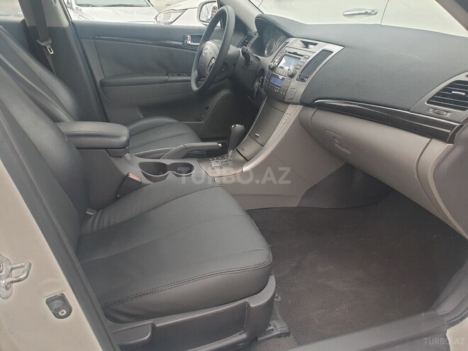 Hyundai Sonata-6