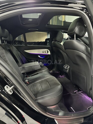 Mercedes E 300 de-13
