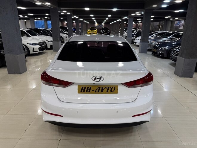 Hyundai Elantra 2016, 180,000 km - 1.6 л - Bakı