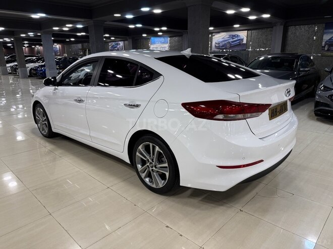 Hyundai Elantra 2016, 180,000 km - 1.6 л - Bakı
