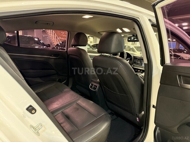 Hyundai Elantra 2016, 180,000 km - 1.6 л - Bakı