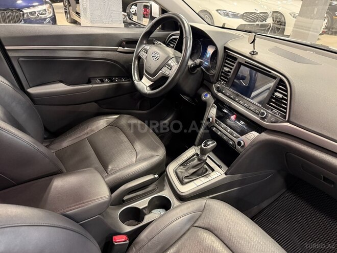 Hyundai Elantra 2016, 180,000 km - 1.6 л - Bakı