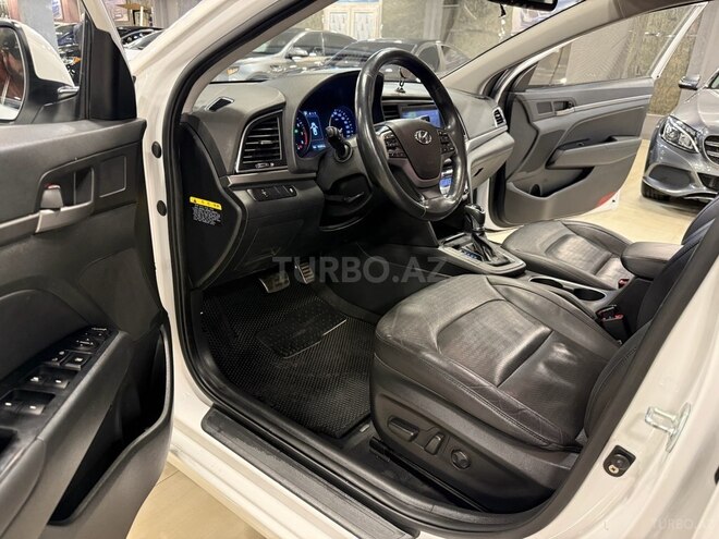 Hyundai Elantra 2016, 180,000 km - 1.6 л - Bakı