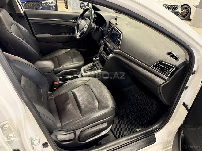 Hyundai Elantra 2016, 180,000 km - 1.6 л - Bakı