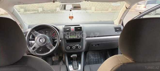 Volkswagen Jetta-5