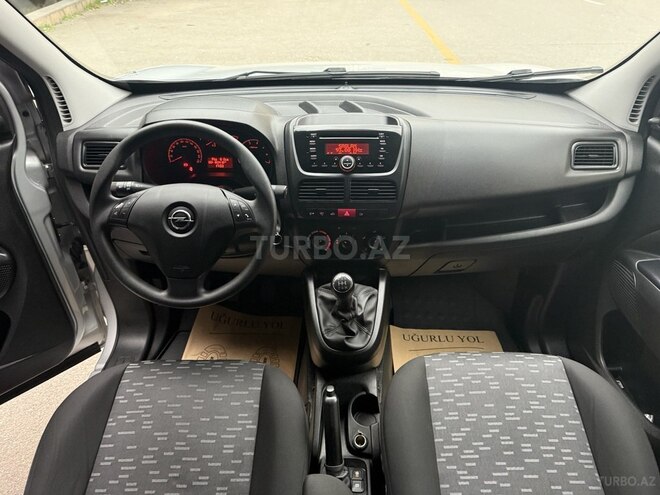 Opel Combo-12