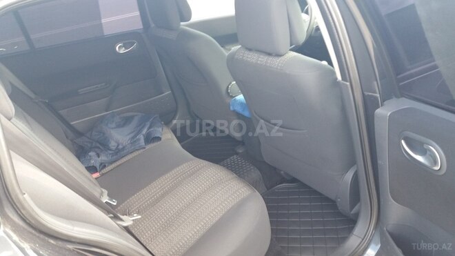 Renault Megane-7