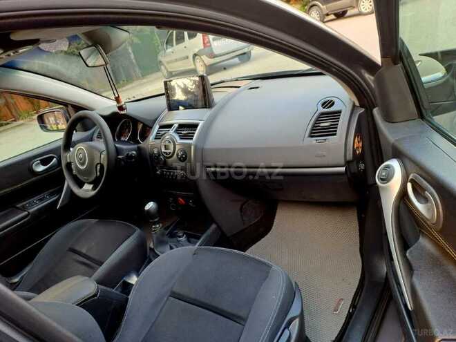 Renault Megane-12