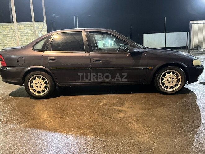 Opel Vectra 1996, 300,000 km - 2.0 l - Masallı
