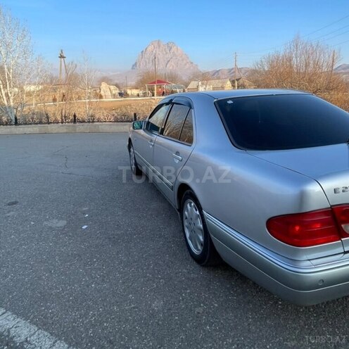 Mercedes E 230 1996, 417,852 km - 2.3 l - Beyləqan