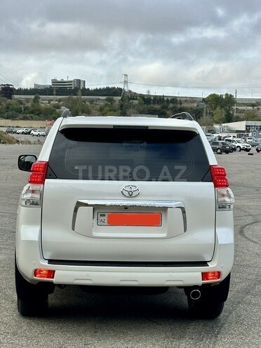 Toyota Land Cruiser Prado-5