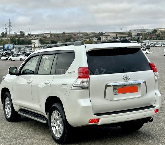 Toyota Land Cruiser Prado-6