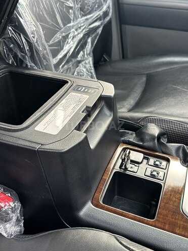 Toyota Land Cruiser Prado-12