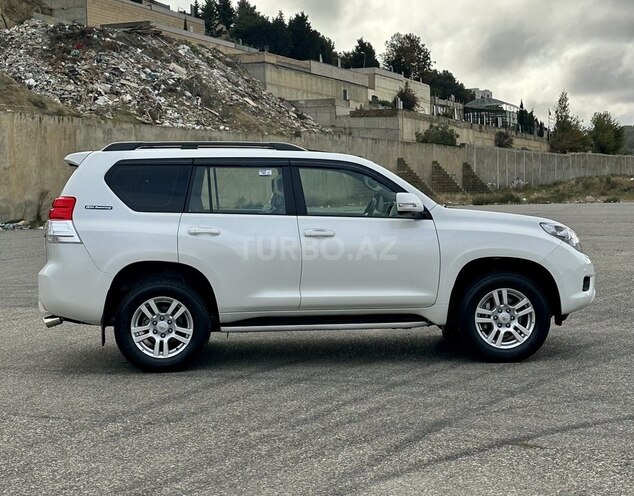 Toyota Land Cruiser Prado-8