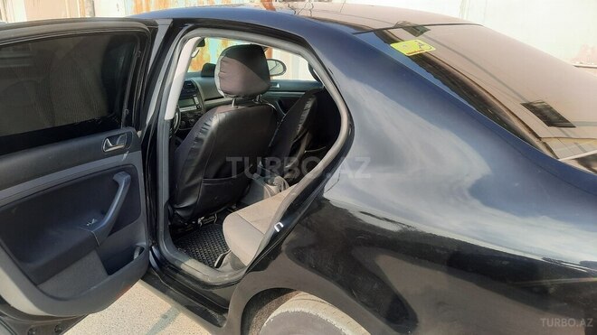 Volkswagen Jetta-6