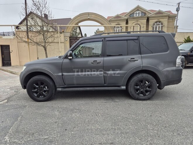 Mitsubishi Pajero 2010, 220,000 km - 3.5 л - Bakı