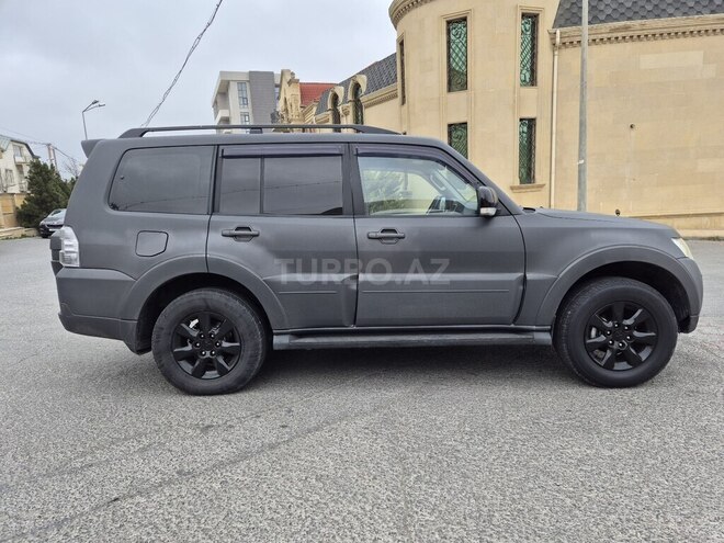 Mitsubishi Pajero 2010, 220,000 km - 3.5 л - Bakı
