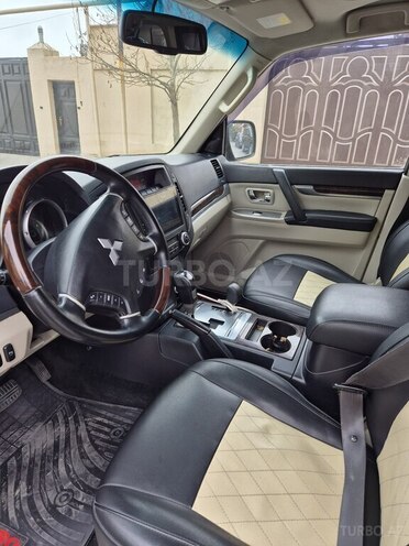 Mitsubishi Pajero 2010, 220,000 km - 3.5 л - Bakı