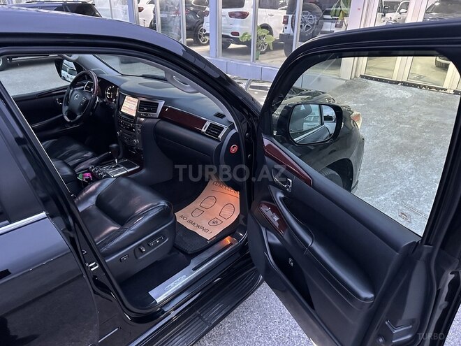 Lexus LX 570-13