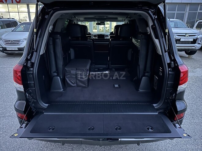 Lexus LX 570-17