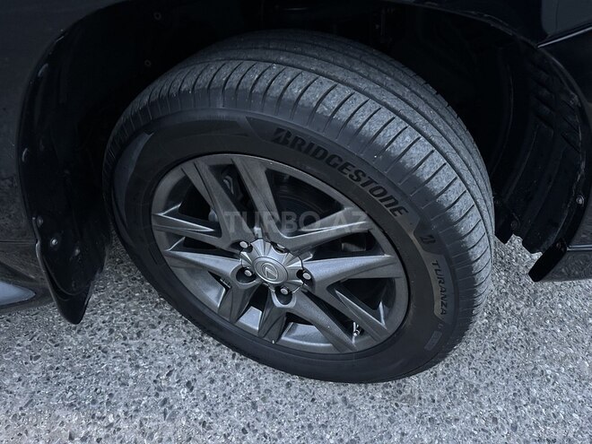Lexus LX 570-22