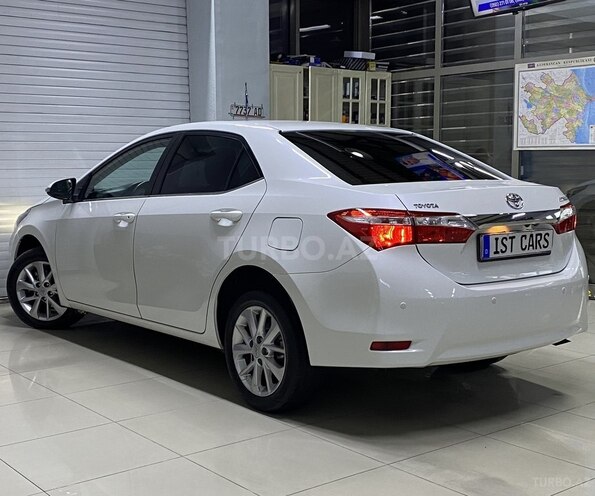 Toyota Corolla-11