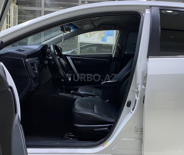 Toyota Corolla-15