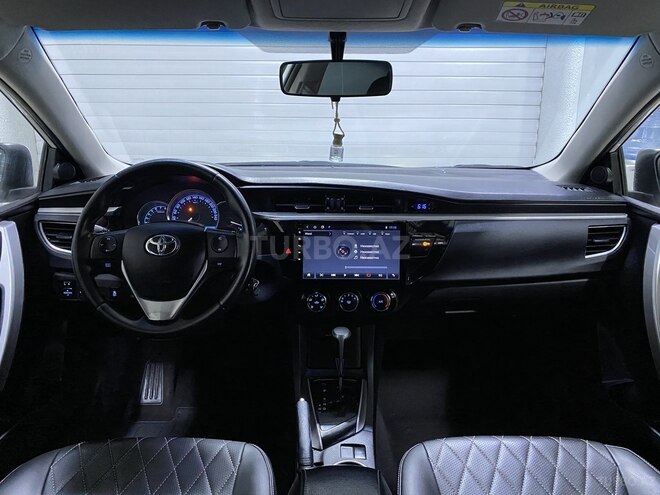 Toyota Corolla-14