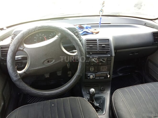 LADA (VAZ) 2110 2002, 452,347 km - 1.6 l - Salyan