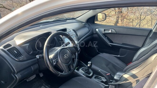 Kia Cerato-5