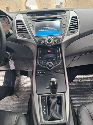 Hyundai Avante 2015, 196,000 km - 1.6 л - Bakı