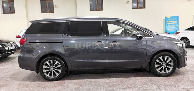 Kia Carnival-7