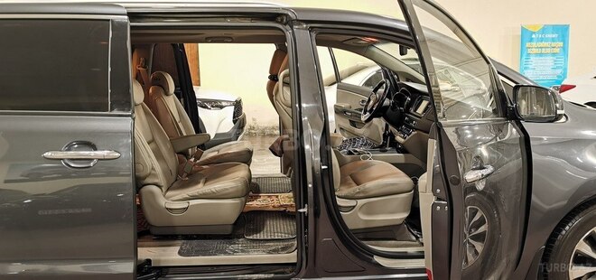 Kia Carnival-14