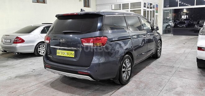 Kia Carnival-3