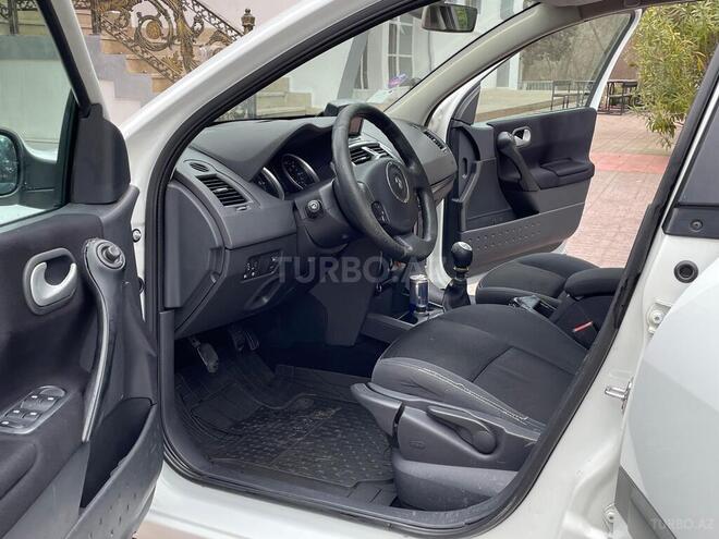 Renault Megane-19