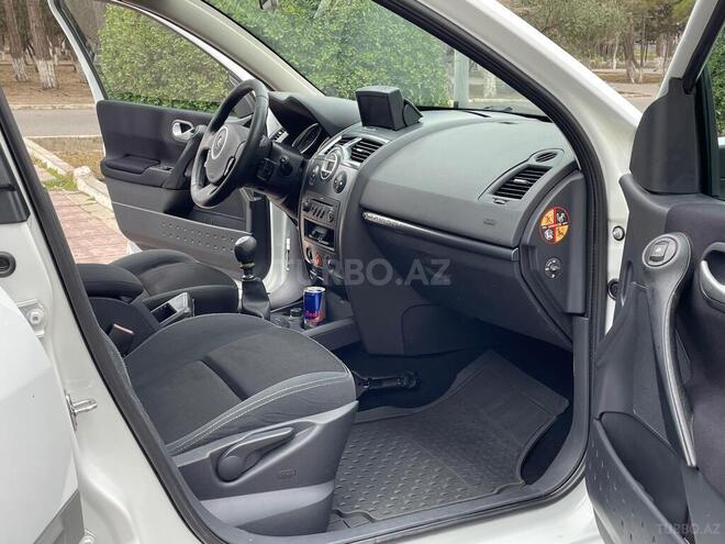 Renault Megane-16