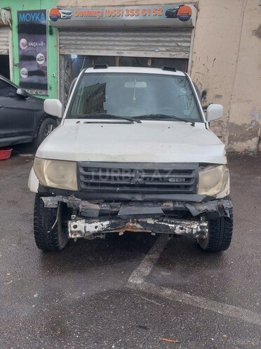 Mitsubishi Pajero io 1999, 280,000 km - 1.8 l - Bakı
