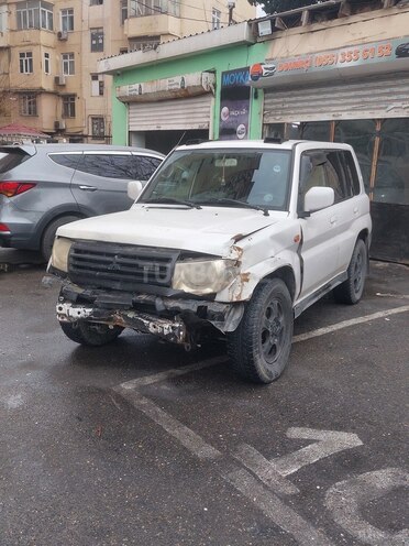 Mitsubishi Pajero io 1999, 280,000 km - 1.8 l - Bakı