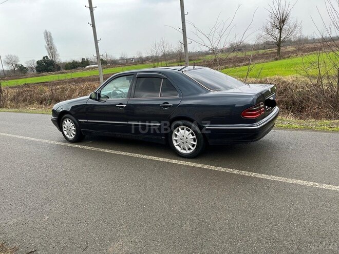 Mercedes E 320 2000, 369,170 km - 3.2 л - Lənkəran