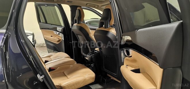 Volvo XC90-17